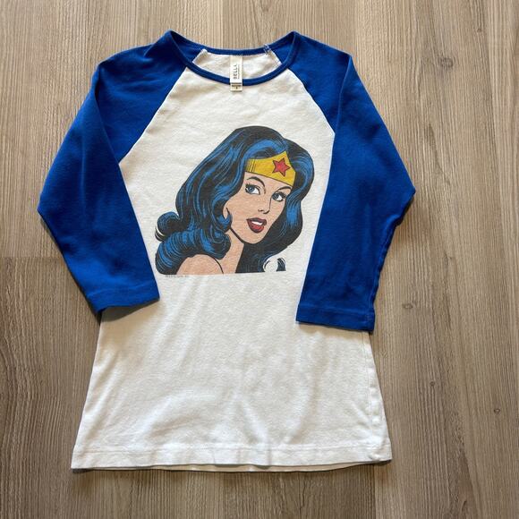 Women's 2011 DC Comics Wonder Woman White Blue Tight Baby Tee Shirt Sz Small S - Picture 1 of 5
